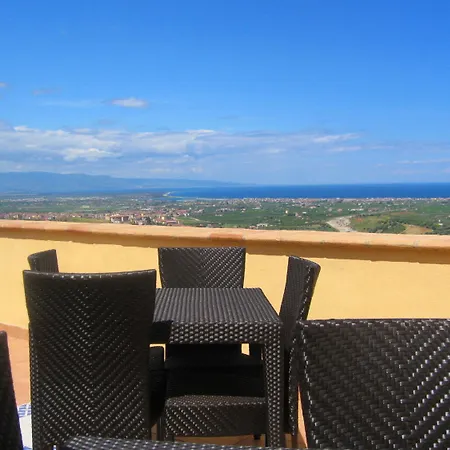 Palazzo Castriota 4*