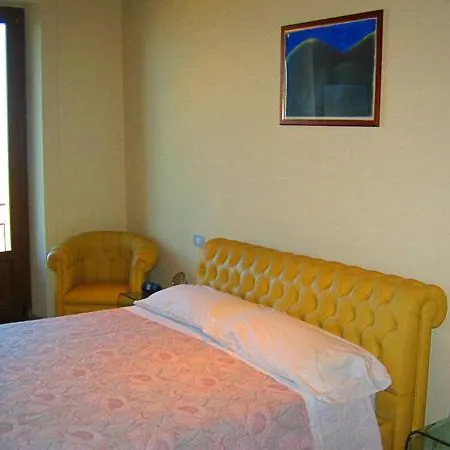 Palazzo Castriota Panzió 4*