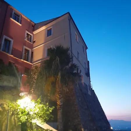 Palazzo Castriota Panzió 4*