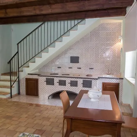 Palazzo Castriota Bed & Breakfast 4*