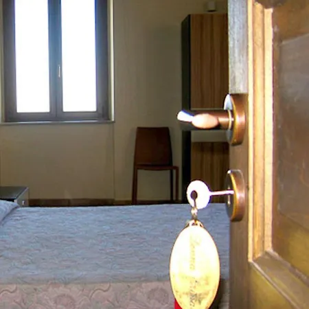 Palazzo Castriota 4* كوريليانو كالابرو