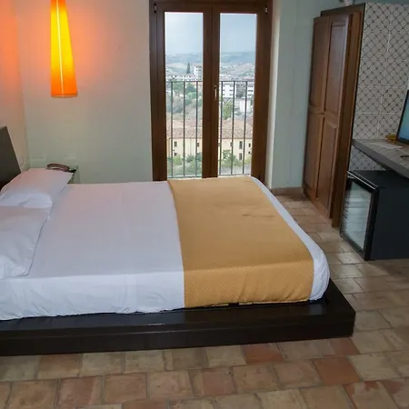 Bed & Breakfast Palazzo Castriota 4*