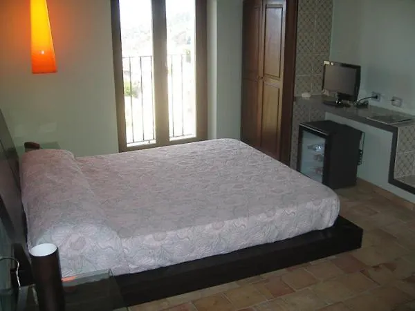 Palazzo Castriota לינה וארוחת בוקר קוריליאנו קלאברו