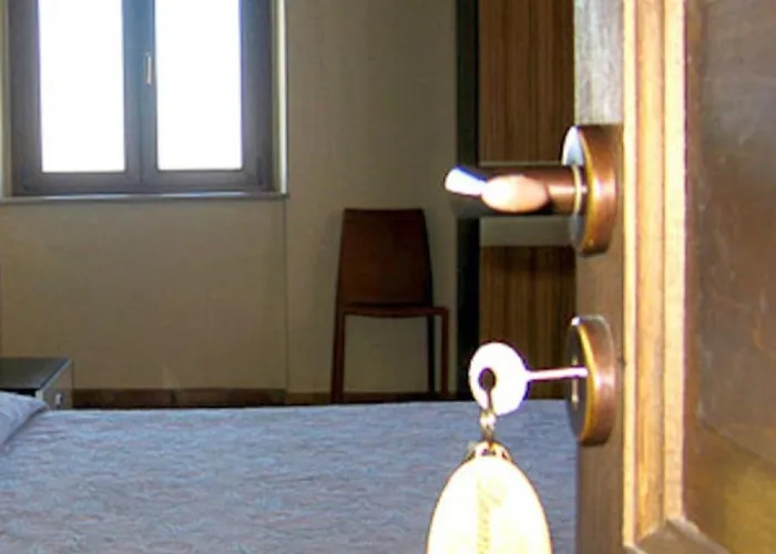 Palazzo Castriota 4* קוריליאנו קלאברו