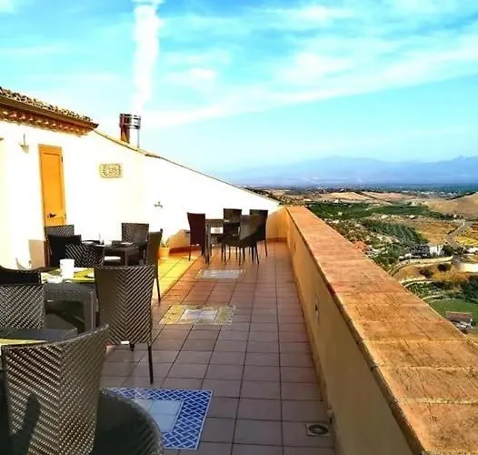 Palazzo Castriota לינה וארוחת בוקר