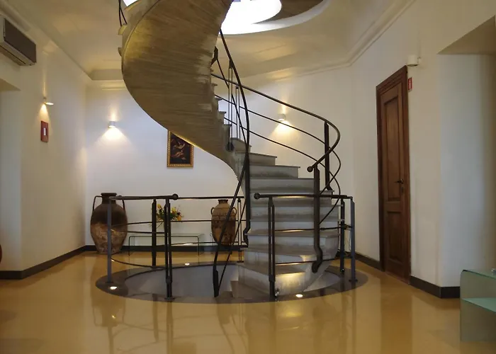 Palazzo Castriota לינה וארוחת בוקר 4*