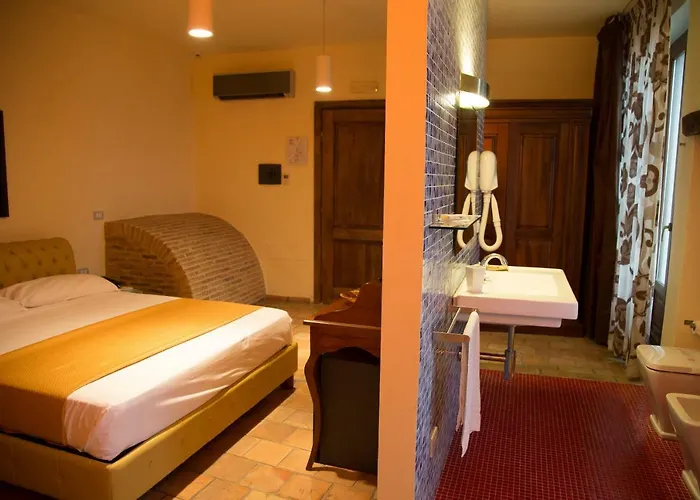 Palazzo Castriota 4*