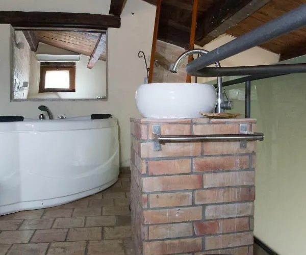 Palazzo Castriota לינה וארוחת בוקר 4*