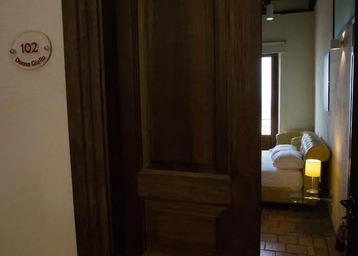 לינה וארוחת בוקר Palazzo Castriota קוריליאנו קלאברו